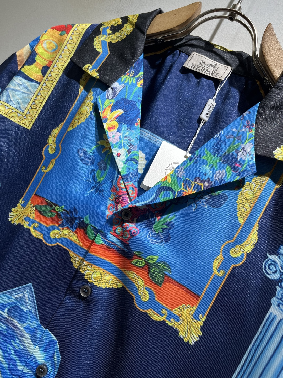 VERS*CE/范*哲  2026春夏新品原单长袖衬衣，VERS*CE/范*哲  贸易公司渠道 产品 值的推荐 ，全景印