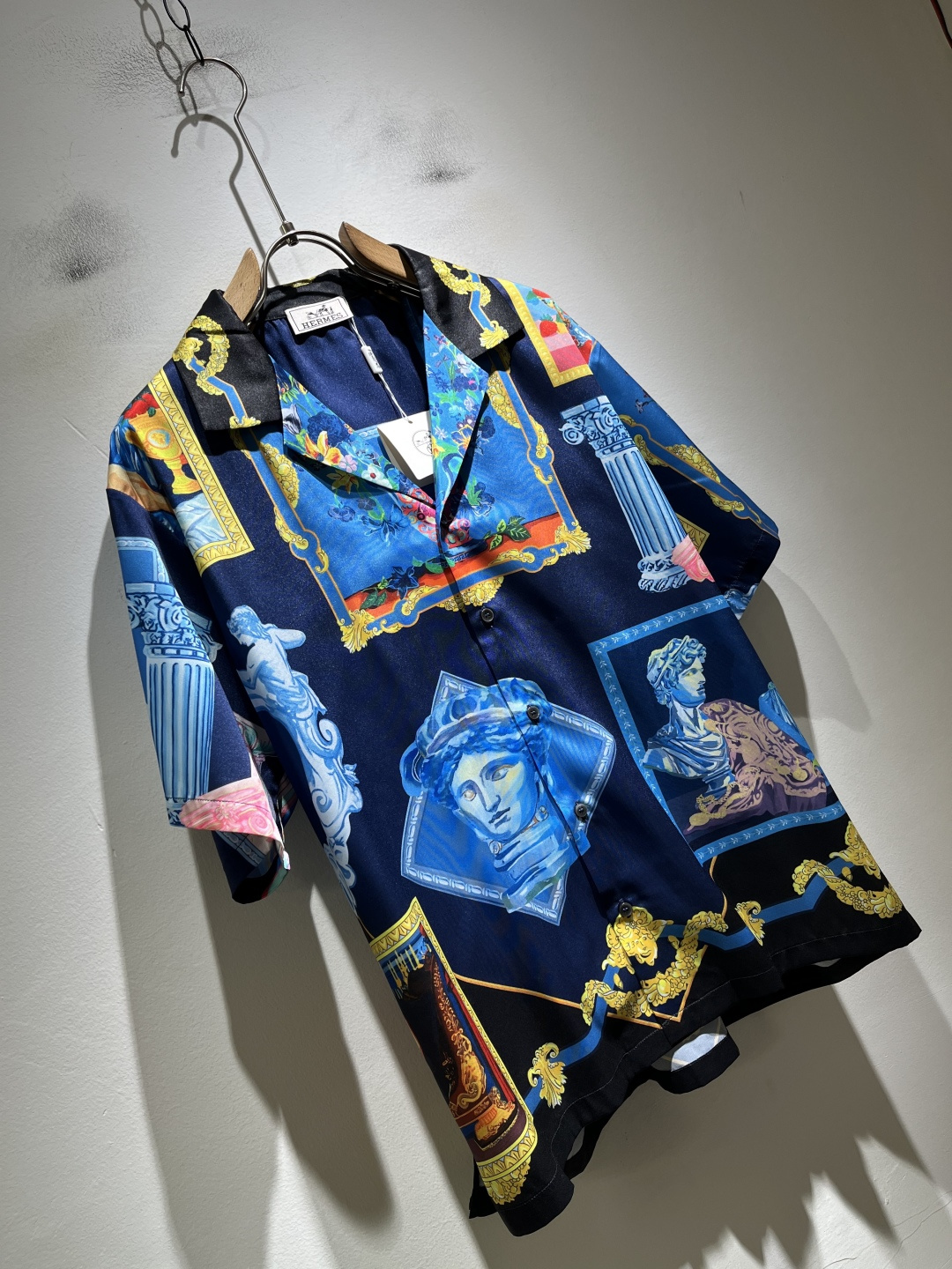 VERS*CE/范*哲  2026春夏新品原单长袖衬衣，VERS*CE/范*哲  贸易公司渠道 产品 值的推荐 ，全景印