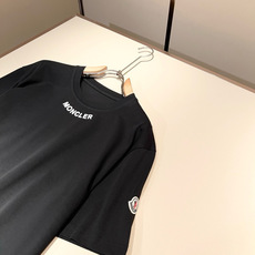 Moncler蒙家 2026春夏最新男女同款👫贸易订单短袖T恤,全品相!!网红款!采用logo图案压胶设 Moncler蒙家 2026春夏最新男女同款👫贸易订单短袖T恤,全品相!!网红款!采用logo图案压胶设