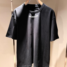 Moncler蒙家 2026春夏最新男女同款👫贸易订单短袖T恤,全品相!!网红款!采用logo图案压胶设 Moncler蒙家 2026春夏最新男女同款👫贸易订单短袖T恤,全品相!!网红款!采用logo图案压胶设