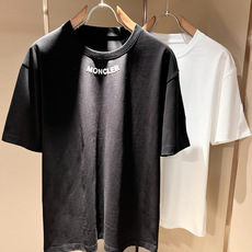 Moncler蒙家 2026春夏最新男女同款👫贸易订单短袖T恤,全品相!!网红款!采用logo图案压胶设 Moncler蒙家 2026春夏最新男女同款👫贸易订单短袖T恤,全品相!!网红款!采用logo图案压胶设