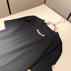 Moncler蒙家 2026春夏最新男女同款👫贸易订单短袖T恤,全品相!!网红款!采用logo图案压胶设 Moncler蒙家 2026春夏最新男女同款👫贸易订单短袖T恤,全品相!!网红款!采用logo图案压胶设