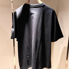 Moncler蒙家 2026春夏最新男女同款👫贸易订单短袖T恤,全品相!!网红款!采用logo图案压胶设 Moncler蒙家 2026春夏最新男女同款👫贸易订单短袖T恤,全品相!!网红款!采用logo图案压胶设