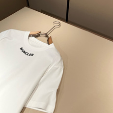 Moncler蒙家 2026春夏最新男女同款👫贸易订单短袖T恤,全品相!!网红款!采用logo图案压胶设 Moncler蒙家 2026春夏最新男女同款👫贸易订单短袖T恤,全品相!!网红款!采用logo图案压胶设