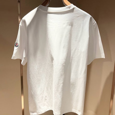 Moncler蒙家 2026春夏最新男女同款👫贸易订单短袖T恤,全品相!!网红款!采用logo图案压胶设 Moncler蒙家 2026春夏最新男女同款👫贸易订单短袖T恤,全品相!!网红款!采用logo图案压胶设