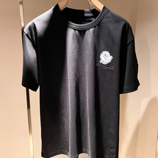 Moncler蒙家 2026春夏最新男女同款👫贸易订单短袖T恤,全品相!!网红款!采用logo图案压胶设 Moncler蒙家 2026春夏最新男女同款👫贸易订单短袖T恤,全品相!!网红款!采用logo图案压胶设