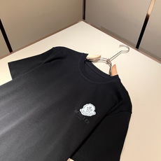 Moncler蒙家 2026春夏最新男女同款👫贸易订单短袖T恤,全品相!!网红款!采用logo图案压胶设 Moncler蒙家 2026春夏最新男女同款👫贸易订单短袖T恤,全品相!!网红款!采用logo图案压胶设