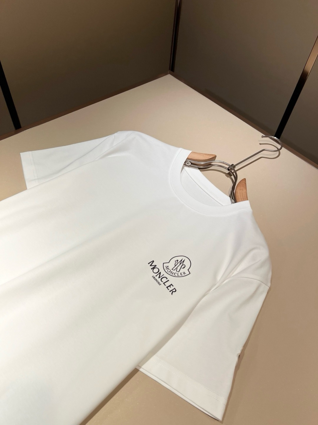 Moncler蒙家 2026春夏最新男女同款👫贸易订单短袖T恤，全品相！！网红款！采用logo图案压胶设