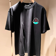 Moncler蒙家 2026春夏最新男女同款👫贸易订单短袖T恤,全品相!!网红款!采用logo图案压胶设 Moncler蒙家 2026春夏最新男女同款👫贸易订单短袖T恤,全品相!!网红款!采用logo图案压胶设