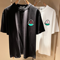 Moncler蒙家 2026春夏最新男女同款👫贸易订单短袖T恤,全品相!!网红款!采用logo图案压胶设 Moncler蒙家 2026春夏最新男女同款👫贸易订单短袖T恤,全品相!!网红款!采用logo图案压胶设