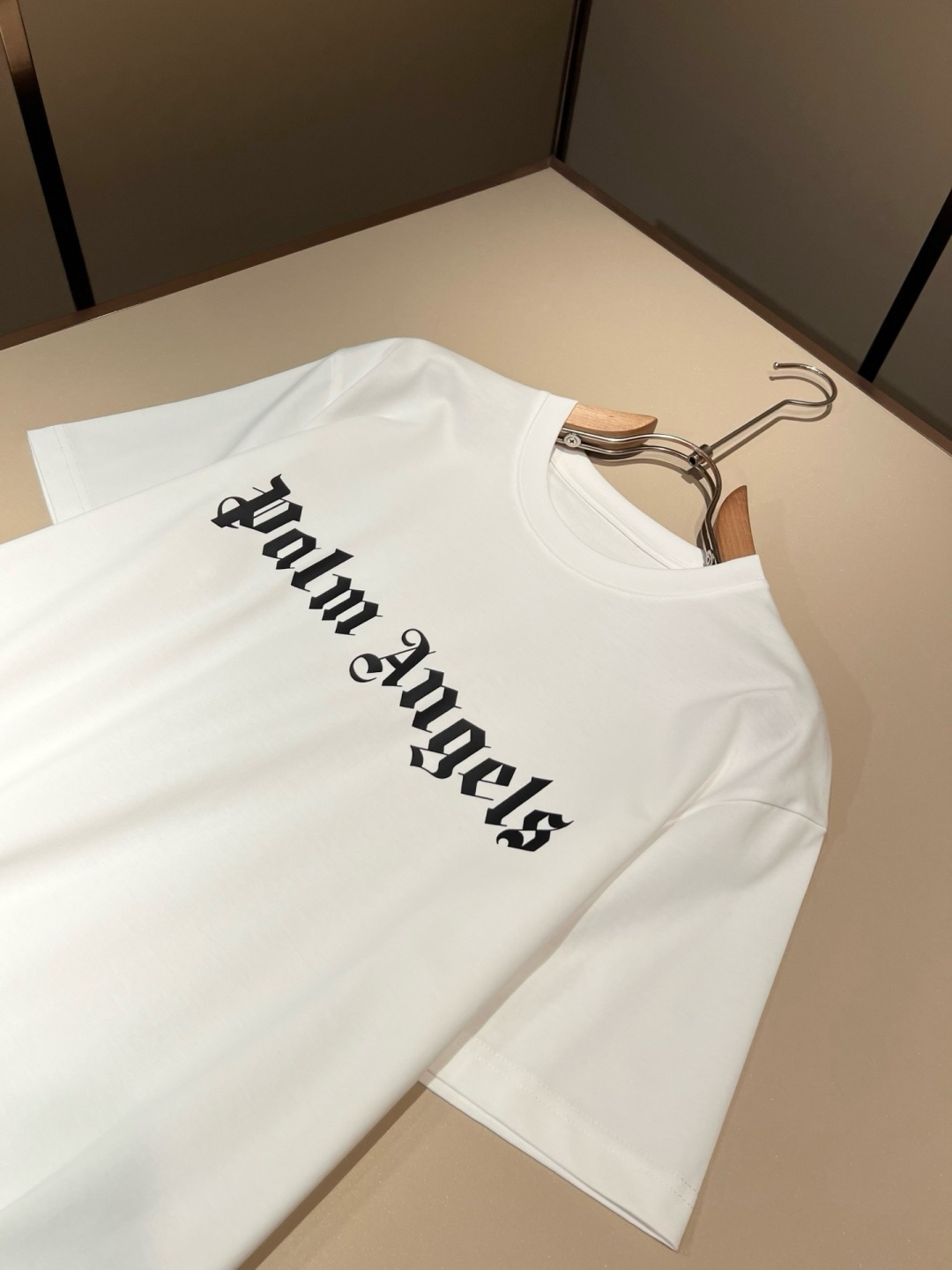 棕榈天使 Palm Angels 2026春夏最新男女同款👫贸易订单短袖T恤,全品相!!网红款!采用 棕榈天使 Palm Angels 2026春夏最新男女同款👫贸易订单短袖T恤,全品相!!网红款!采用
