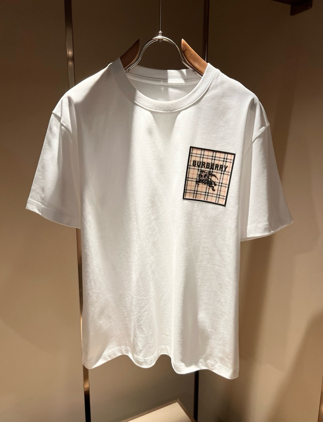 BURBER*Y巴*莉2026春夏新品男女同款👫短袖T恤,重磅来袭,最近比较火热的环保纯棉面料制作而成, BURBER*Y巴*莉2026春夏新品男女同款👫短袖T恤,重磅来袭,最近比较火热的环保纯棉面料制作而成,