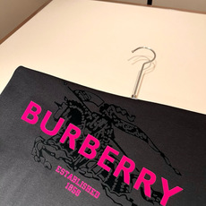 BURBER*Y巴*莉2026春夏新品男女同款👫短袖T恤,重磅来袭,最近比较火热的环保纯棉面料制作而成, BURBER*Y巴*莉2026春夏新品男女同款👫短袖T恤,重磅来袭,最近比较火热的环保纯棉面料制作而成,