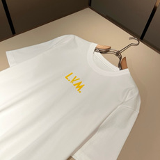 LouisVuitt*路易*登 2026春夏全新系列单品上线,非常时髦前卫的一款男女同款短袖T恤,标识l LouisVuitt*路易*登 2026春夏全新系列单品上线,非常时髦前卫的一款男女同款短袖T恤,标识l