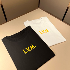 LouisVuitt*路易*登 2026春夏全新系列单品上线,非常时髦前卫的一款男女同款短袖T恤,标识l LouisVuitt*路易*登 2026春夏全新系列单品上线,非常时髦前卫的一款男女同款短袖T恤,标识l