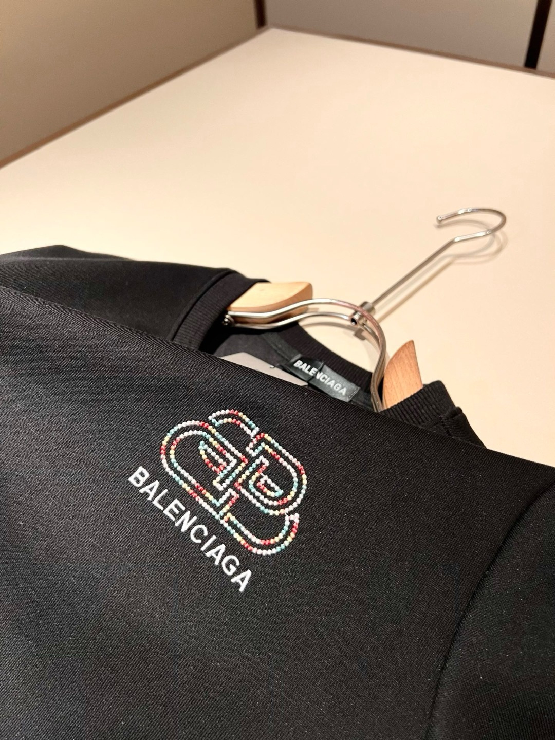 BALENCIA*巴黎*家 2026春夏最新款百搭卫衣，男女同款👫❤️经典标志图案字母logo图案刺绣工