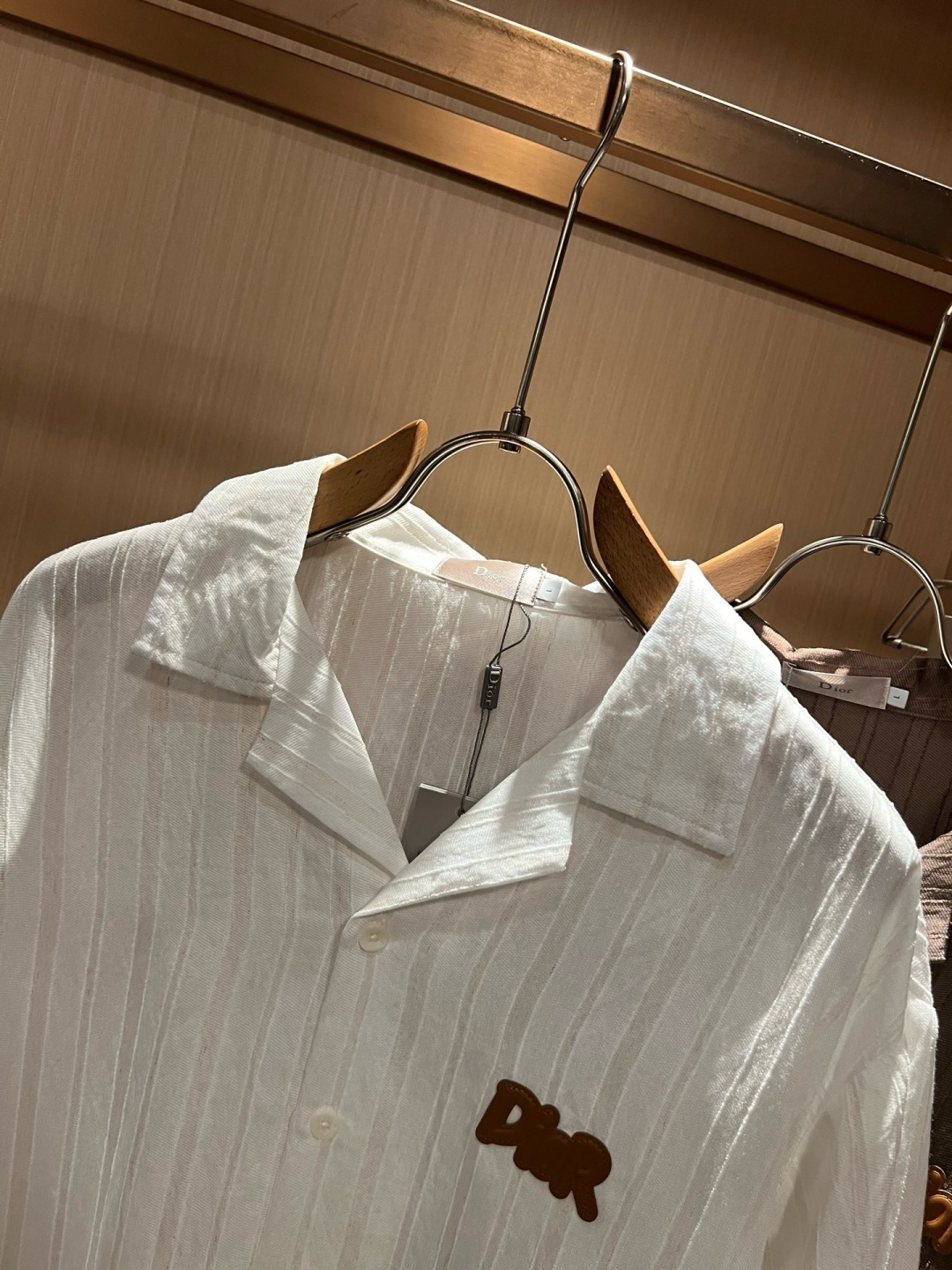 Dior 迪奥2026春夏新款男女同款👫衬衣，品牌最新设计元素！既不单调也不复杂,恰到好处的展现品味！客
