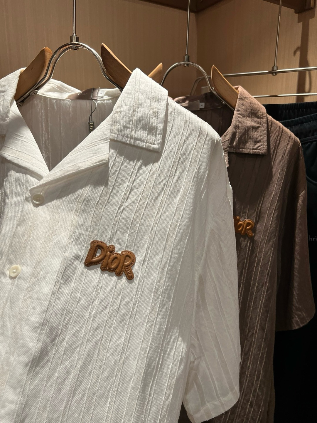 Dior 迪奥2026春夏新款男女同款👫衬衣，品牌最新设计元素！既不单调也不复杂,恰到好处的展现品味！客