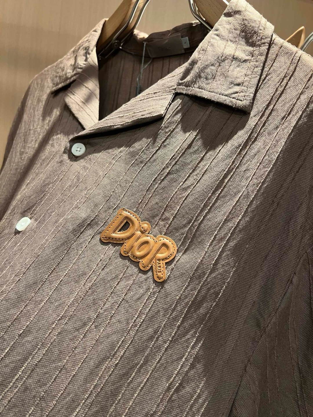 Dior 迪奥2026春夏新款男女同款👫衬衣，品牌最新设计元素！既不单调也不复杂,恰到好处的展现品味！客