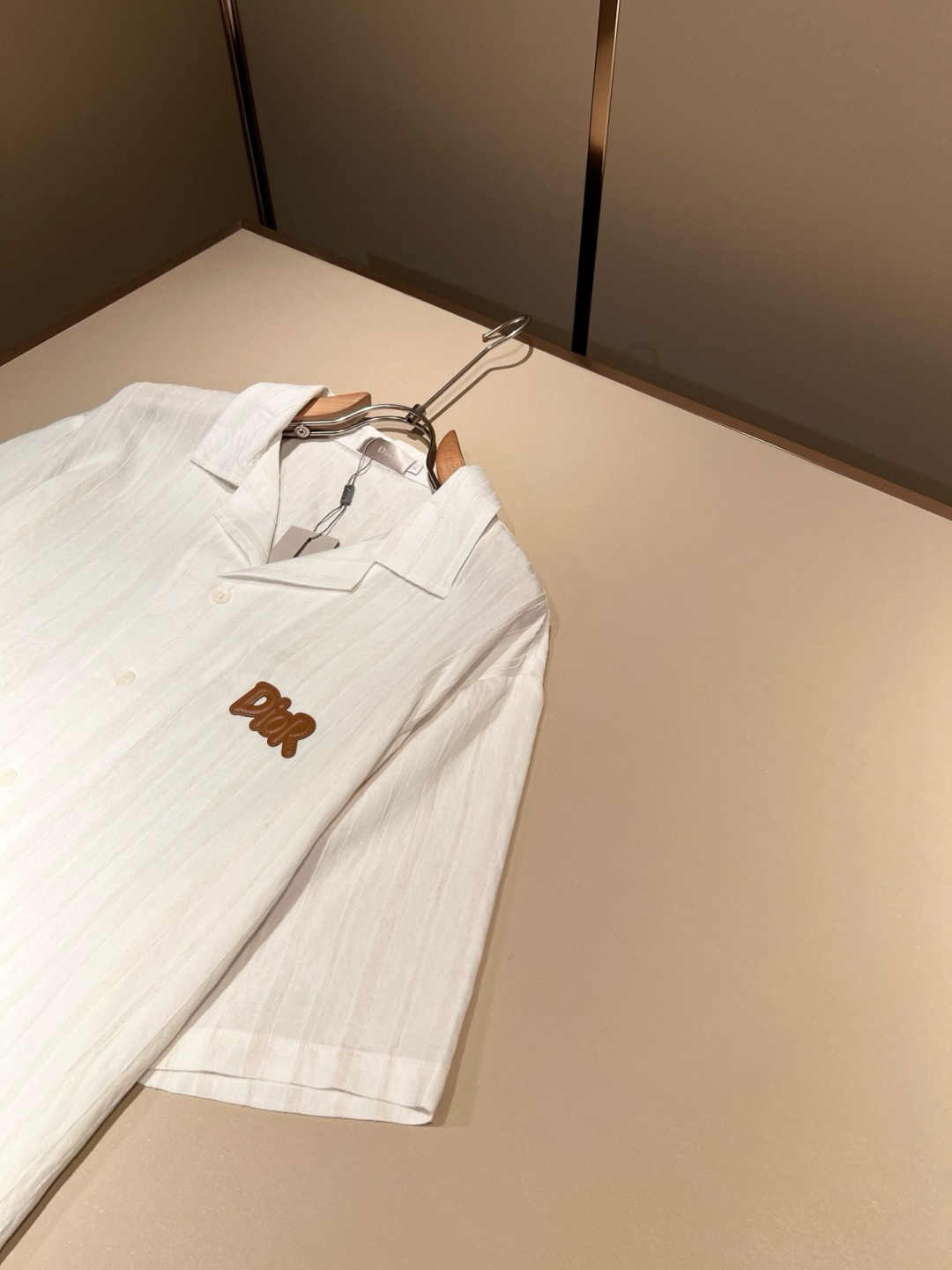 Dior 迪奥2026春夏新款男女同款👫衬衣，品牌最新设计元素！既不单调也不复杂,恰到好处的展现品味！客