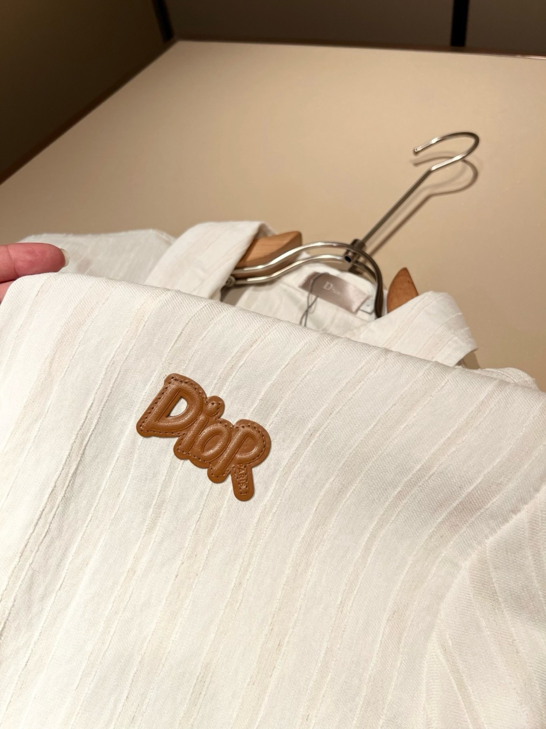 Dior 迪奥2026春夏新款男女同款👫衬衣，品牌最新设计元素！既不单调也不复杂,恰到好处的展现品味！客