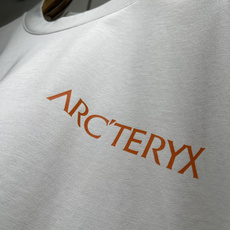 ARCTER*X始*祖鸟 2026春夏新款男女同款👫短袖T恤户外品牌可能大家第一想到的就是加拿大鹅、始祖 ARCTER*X始*祖鸟 2026春夏新款男女同款👫短袖T恤户外品牌可能大家第一想到的就是加拿大鹅、始祖