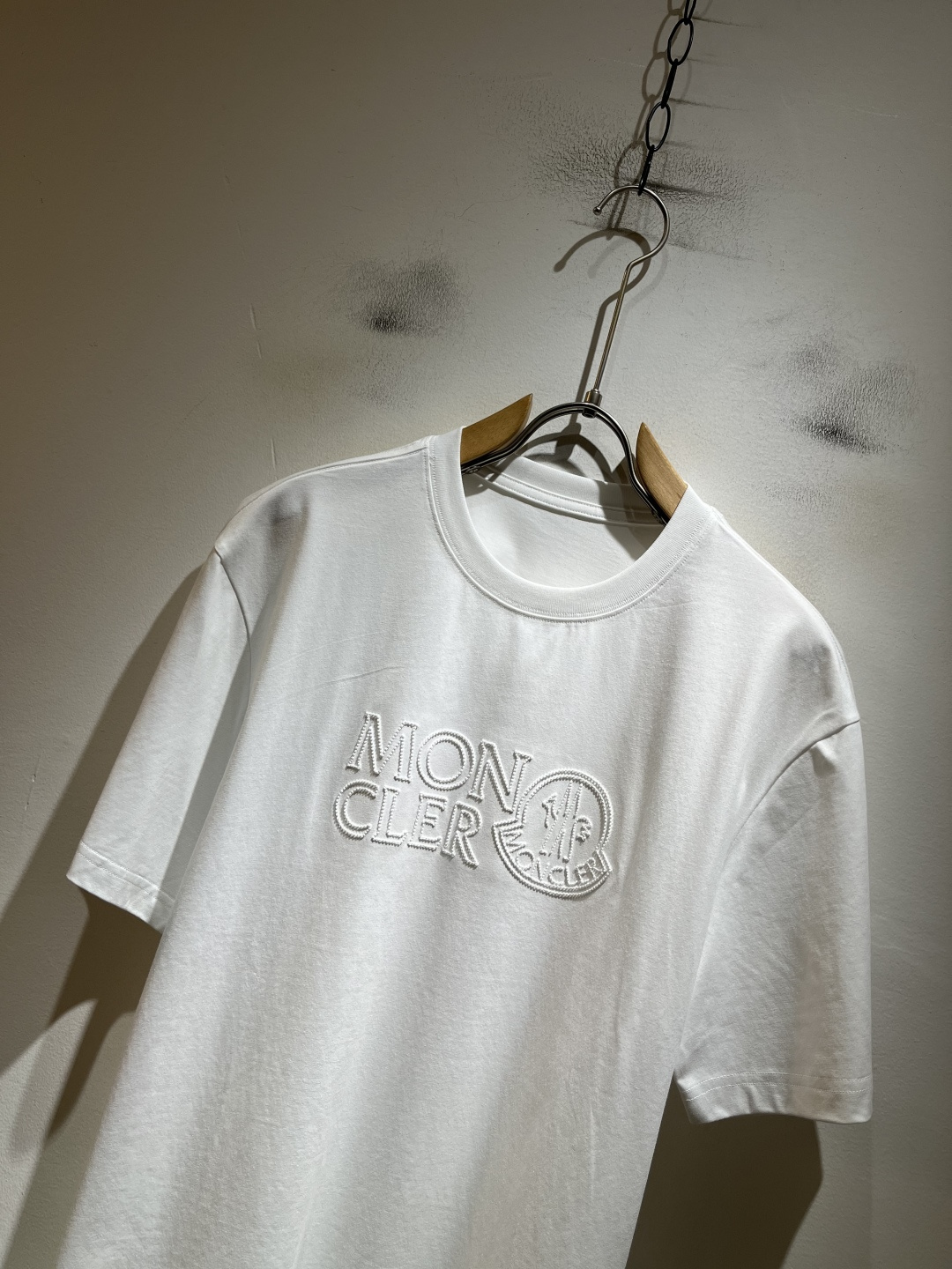Moncler蒙家 2026春夏最新男女同款👫贸易订单短袖T恤，全品相！！网红款！采用logo图案刺绣设