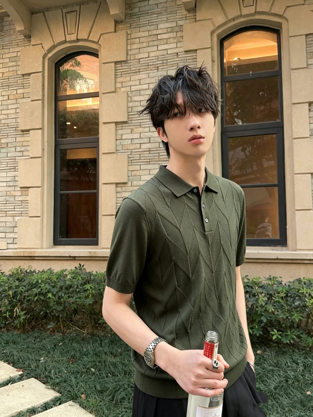 Loro Piana诺悠翩雅 2026春夏男士最新的贸易订单伊力特针织翻领短袖T恤，全品相！！上身舒适透
