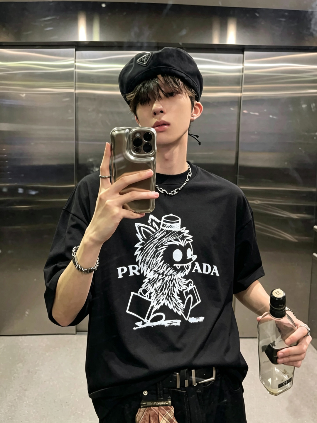 PRAD*A普*达2026春夏新款男女同款👫短袖T恤，最新款全网独家首上！！~既经典有时尚百搭，谁不爱啊