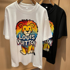 LouisVuitt*路易*登 2026春夏全新系列单品上线,非常时髦前卫的一款男女同款短袖T恤,标识l LouisVuitt*路易*登 2026春夏全新系列单品上线,非常时髦前卫的一款男女同款短袖T恤,标识l