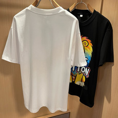 LouisVuitt*路易*登 2026春夏全新系列单品上线,非常时髦前卫的一款男女同款短袖T恤,标识l LouisVuitt*路易*登 2026春夏全新系列单品上线,非常时髦前卫的一款男女同款短袖T恤,标识l
