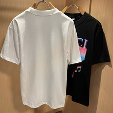 Gucc*古家 2026春夏新款男女同情侣款👫休闲宽松棉质圆领短袖T恤衫!贸易公司渠道稀出,同步官网发售 Gucc*古家 2026春夏新款男女同情侣款👫休闲宽松棉质圆领短袖T恤衫!贸易公司渠道稀出,同步官网发售