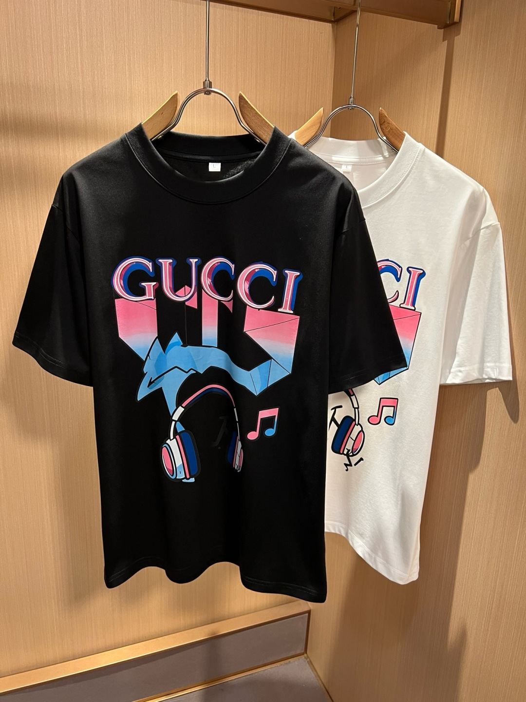 Gucc*古家 2026春夏新款男女同情侣款👫休闲宽松棉质圆领短袖T恤衫！贸易公司渠道稀出，同步官网发售