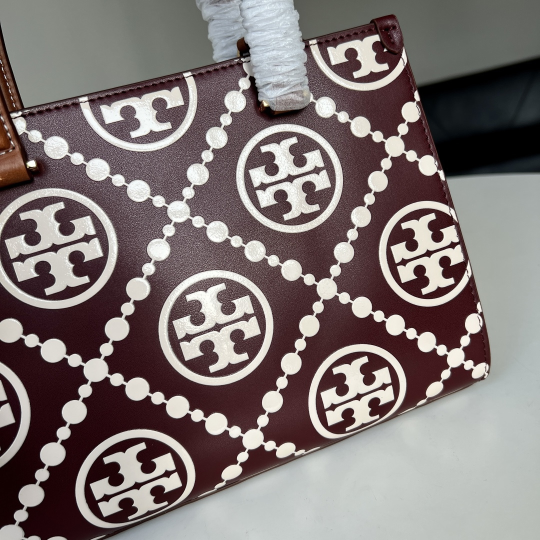 Tory Burch TB新款、 T Monogram 图案 搭配压花皮革 魅力隽永又风格独具 T Monogram 手提托特包