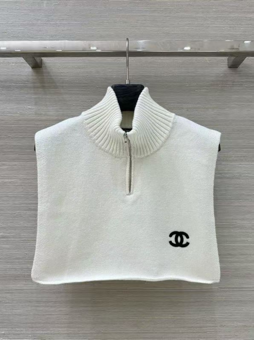 Chanel Women's Wool Blend Knit Cropped Vest With Half Zipper and Logo 2 cmp i1756400654096 7230 0 0