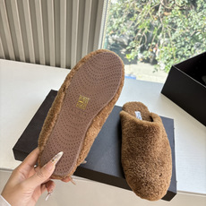 G241所见即所得代购级别原版购入法国一线奢侈品牌ALAIA 阿莱亚秋冬天真的要来咯!羊羔绒鞋~ Alaia奶呼呼的秋冬 G241所见即所得代购级别原版购入法国一线奢侈品牌ALAIA 阿莱亚秋冬天真的要来咯!羊羔绒鞋~ Alaia奶呼呼的秋冬