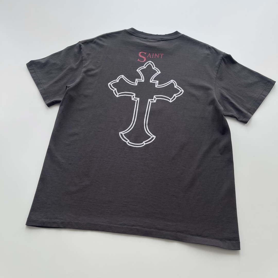SAINT Mxxxxxx x 2PAC T-Shirt: Vintage-Style Hip-Hop Tee with Distressed Details 3 cmp a1752744665000 6813