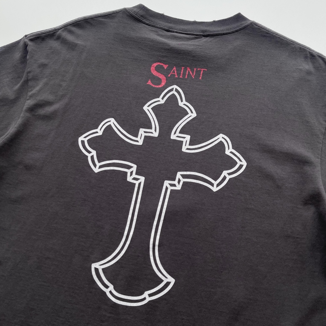 SAINT Mxxxxxx x 2PAC T-Shirt: Vintage-Style Hip-Hop Tee with Distressed Details 6 cmp a1752744665012 5758