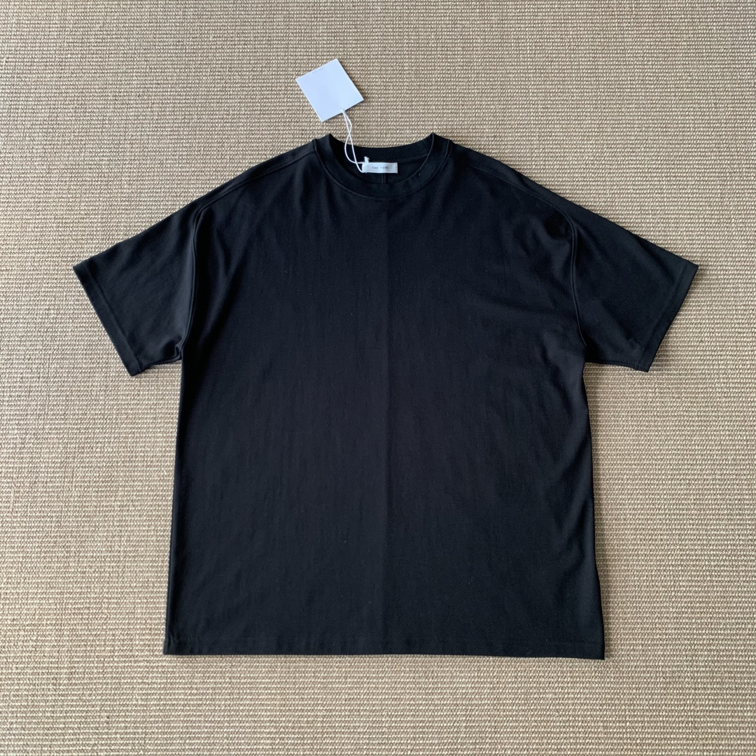 NO:820534,The Row shoulder line design body-cut short-sleeved T-shirt 180g dopamine cotton 5 spandex material super comfortable gray/black smlxl size ready stock, men's clothing, T-shirt, tees, t-shirt,19860909The Row 肩线设计人体裁剪短袖T恤 180克多巴胺棉 5氨纶 材质超舒适 灰色/黑色 smlxl码 现货,男装,T-shirt,tees，t-shirt,,Women's clothing