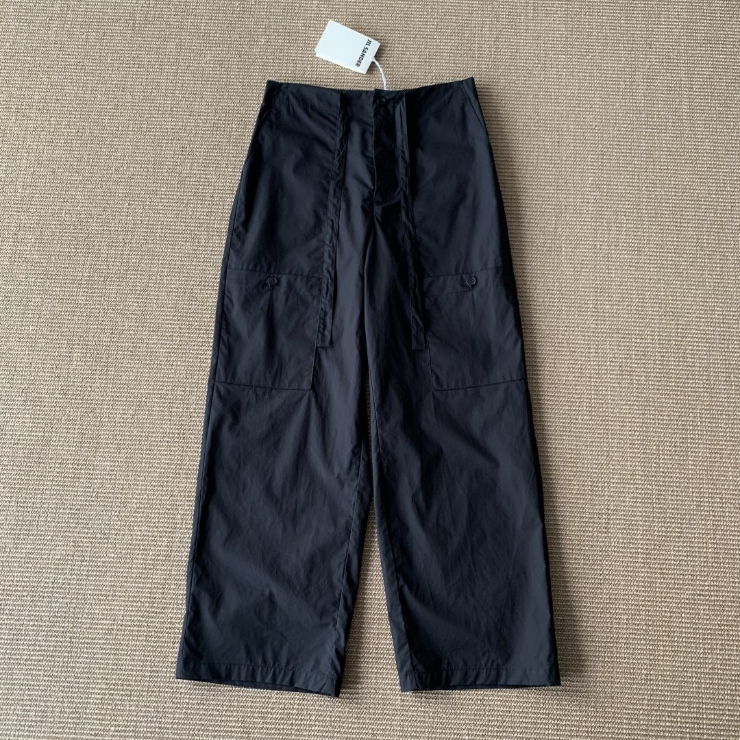 NO:820523,JIL SANDER thin paratrooper pocket overalls trousers, cotton matte material, smooth touch button pocket embellishment, smlxl size, ready stock, men's clothing, jil sander,19860909JIL SANDER 薄款伞兵口袋工装长裤 棉哑光材质 手感顺滑纽扣口袋点缀 smlxl码 现货,男装,jil sander,,Women's clothing