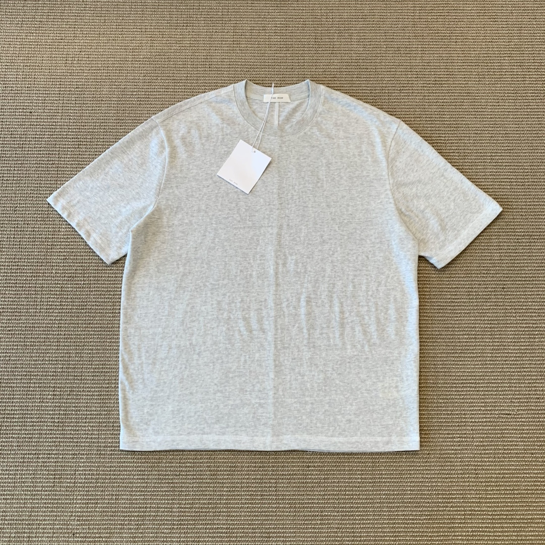NO:822859,The Row back center line reversed short-sleeved T-shirt. Lyocell Tencel cotton material. The fabric has excellent touch. Snowflake cotton texture. Black gray/light gray. mlxl size. Ready stock, men's clothing, T-shirt, tees, t-shirt,19860909The Row后中线反做短袖T恤 莱塞尔天丝棉材质 面料触感极佳 雪花棉质感 黑灰/浅灰 mlxl码 现货,男装,T-shirt,tees，t-shirt,,Women's clothing