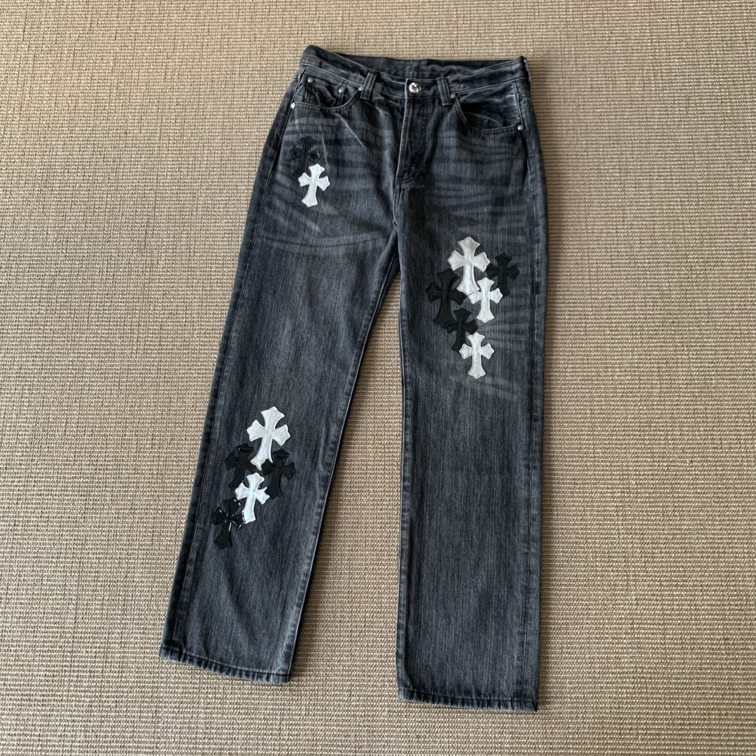 NO:827866,Chrome Hearts Las Vegas City Limited Jeans 501 base plate is more in line with the public leg shape Black and silver bright leather Silver-plated hardware Black and gray wash 28 30 32 34 yards in stock, Chrome Hearts-clothing, chrome hearts, chrome hearts, jeans,19860909Chrome Hearts拉斯维加斯城市限定牛仔裤 501底板更符合大众腿形 黑银亮皮 镀银五金 黑灰洗水 28 30 32 34码 现货,克罗心-服装,chrome hearts,chrome hearts,jeans,,Women's clothing