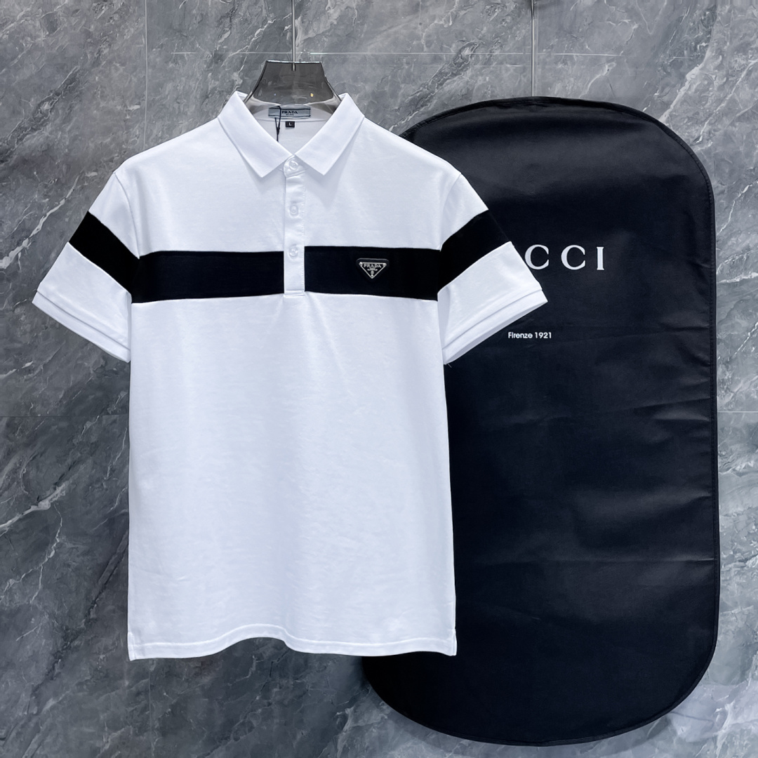 NO:127378,Prada Xinjiang long lint cotton fabric soft, comfortable and breathable 2025 summer limited short-sleeved Polo series -,,prada,T-shirt,alexander wang19860909普拉达 新疆长绒棉 面料柔软舒适透气 2025 夏季 限量款短袖Polo系列 -,,prada,T-shirt,alexander wang,Men's clothing