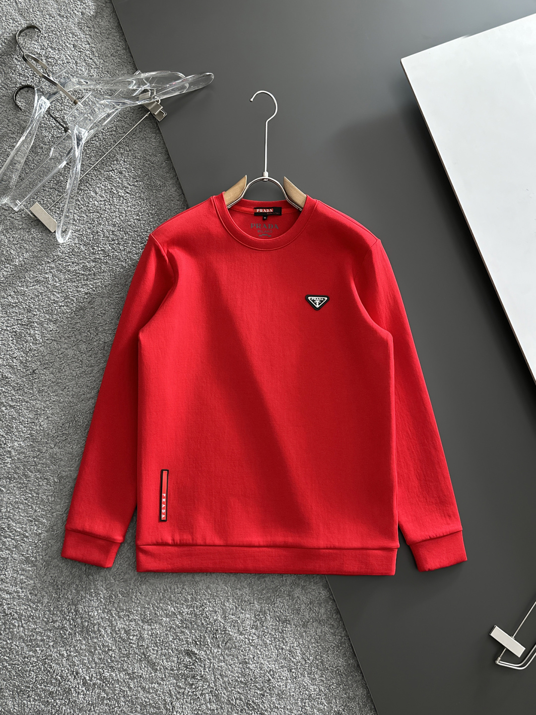 🌾 普拉达 2025早秋新款 顶级版本 最新款空气层 卫衣独家发售！原版复刻，独家设计，超强工艺！极其奢