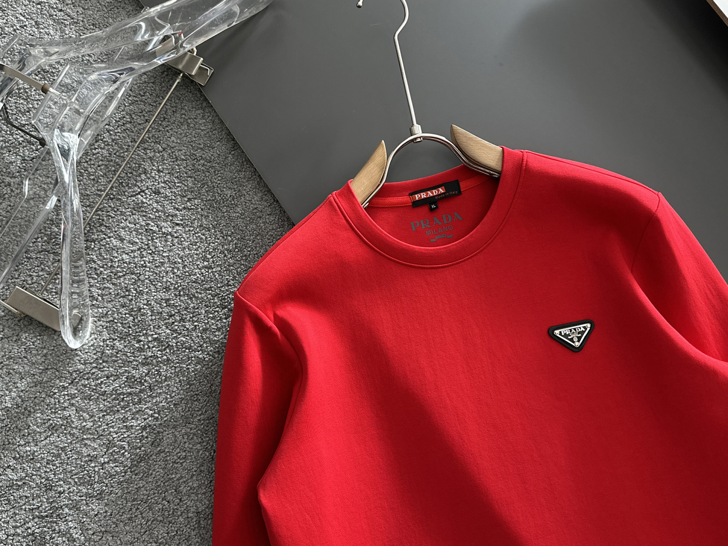 🌾 普拉达 2025早秋新款 顶级版本 最新款空气层 卫衣独家发售！原版复刻，独家设计，超强工艺！极其奢