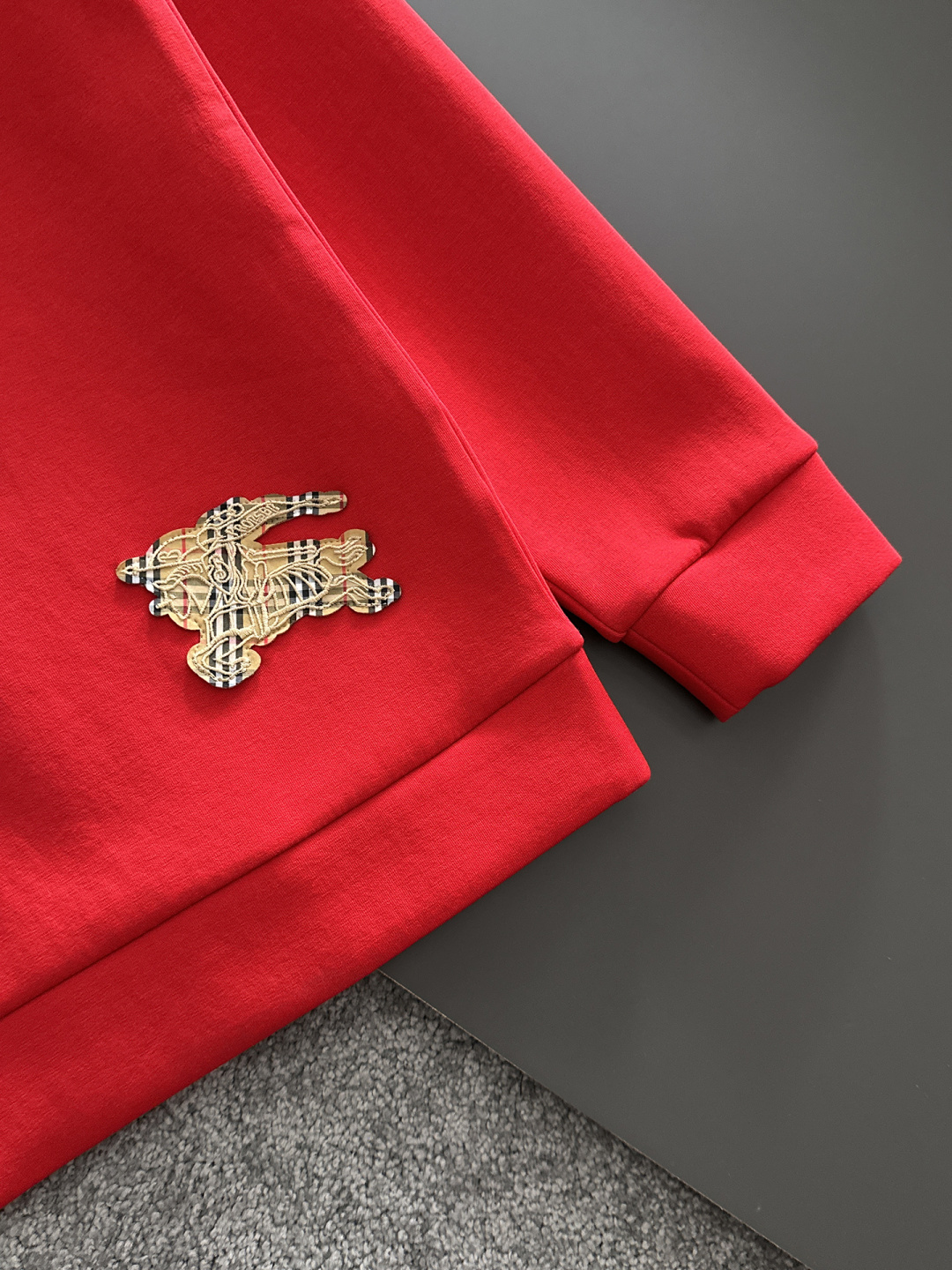 🌾 巴宝莉 2025早秋新款 顶级版本 最新款空气层 卫衣独家发售！原版复刻，独家设计，超强工艺！极其奢