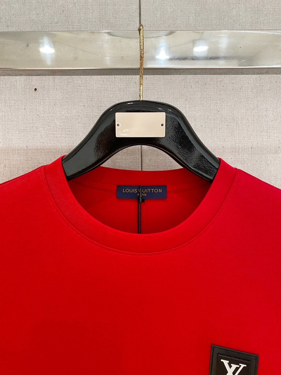 Lv 新年中国红 2025秋冬新款 顶级版本 最新款空气层 卫衣独家发售！原版复刻，独家设计，超强工艺！