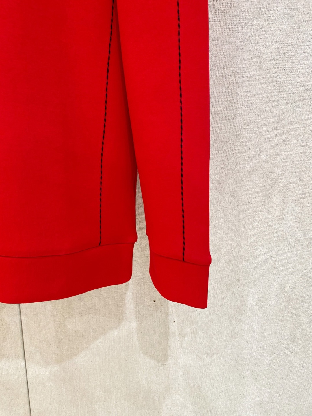 始祖鸟 新年中国红 2025秋冬新款 顶级版本 最新款空气层 卫衣独家发售！原版复刻，独家设计，超强工艺