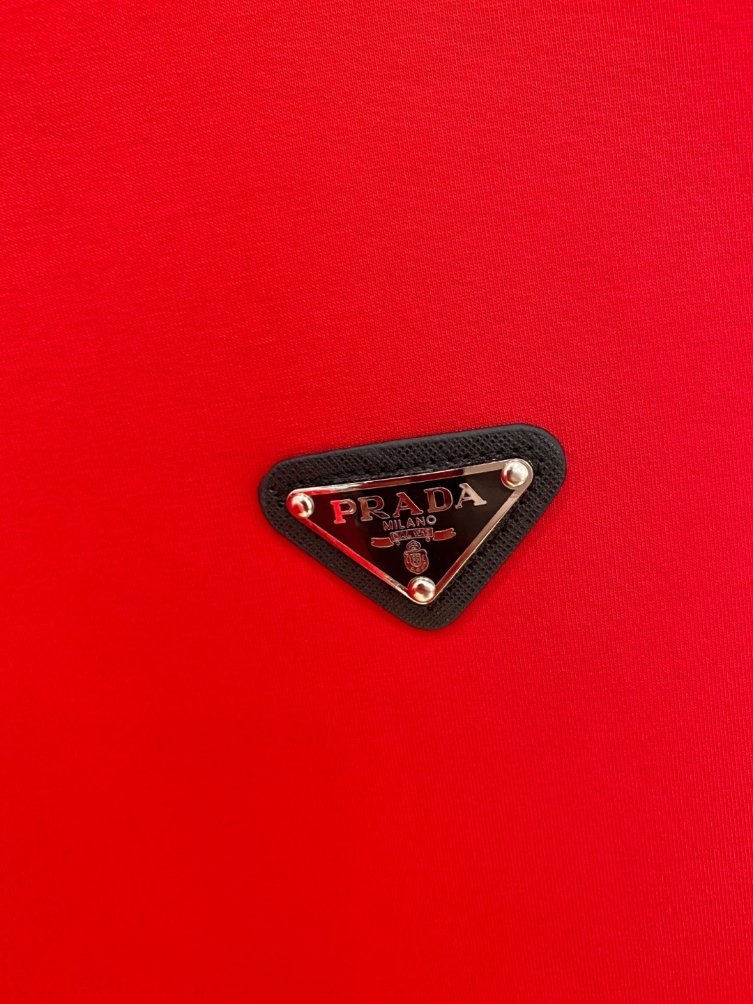 普拉达 新年中国红 2025秋冬新款 顶级版本 最新款空气层 卫衣独家发售！原版复刻，独家设计，超强工艺