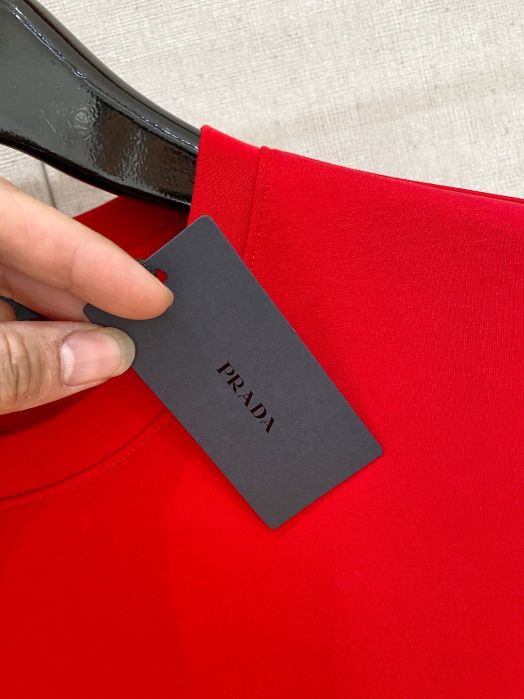 普拉达 新年中国红 2025秋冬新款 顶级版本 最新款空气层 卫衣独家发售！原版复刻，独家设计，超强工艺